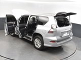Used 2017 Lexus GX 460 Premium image 2