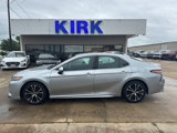 Used 2018 Toyota Camry SE image 2