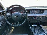 Used 2017 Kia Cadenza Premium image 2
