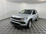 Used 2024 Jeep Compass Latitude image 2