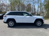 New 2025 Jeep Grand Cherokee Laredo image 2