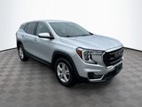 Used 2022 GMC Terrain SLE image 3