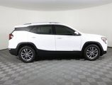 Used 2022 GMC Terrain SLT w/ Infotainment Package II image 4