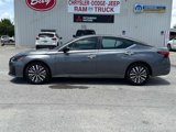 Used 2024 Nissan Altima 2.5 SV image 2
