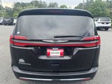 Used 2023 Chrysler Pacifica Touring-L image 4