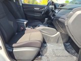 Used 2019 Nissan Rogue SV image 5