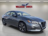 Used 2022 Nissan Altima 2.5 SV w/ SV Premium Package image 2