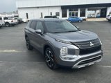 Used 2024 Mitsubishi Outlander SE image 3