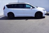 Used 2018 Chrysler Pacifica Touring-L w/ Premium Audio Group image 2