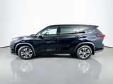 Used 2022 Toyota Highlander XLE image 4