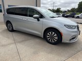 Used 2023 Chrysler Pacifica Touring-L image 5