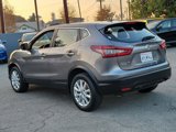 Used 2022 Nissan Rogue Sport S image 2