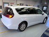 Used 2023 Chrysler Pacifica Touring-L image 2