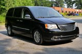 Used 2013 Chrysler Town & Country Touring-L w/ Driver Convenience Group image 4