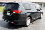 Used 2020 Chrysler Pacifica Touring-L image 4