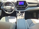 Used 2023 Toyota Highlander LE image 2