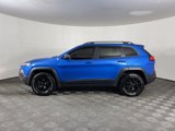 Used 2017 Jeep Cherokee Trailhawk image 3