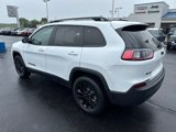 Used 2023 Jeep Cherokee Altitude Lux image 3