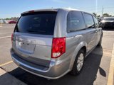 Used 2019 Dodge Grand Caravan SE image 3
