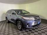 Used 2017 Toyota Highlander XLE image 2