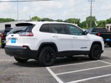 Used 2023 Jeep Cherokee Altitude Lux image 5