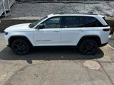 Certified 2022 Jeep Grand Cherokee Altitude image 3