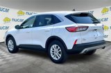 Used 2020 Ford Escape SE image 2