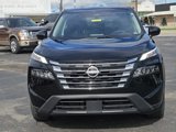 Used 2024 Nissan Rogue SV image 2