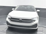 Used 2024 Volkswagen Jetta SE image 5