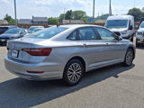 Used 2021 Volkswagen Jetta SE w/ SE Cold Weather Package image 4