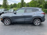 Certified 2022 Kia Seltos SX w/ Sunroof Package image 4