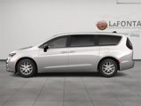 New 2025 Chrysler Pacifica Select image 3