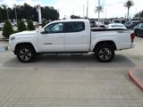 Used 2017 Toyota Tacoma TRD Sport image 4