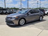 Used 2021 Toyota Camry LE image 3