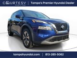 Used 2022 Nissan Rogue SV image 2