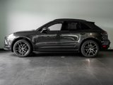 Certified 2024 Porsche Macan image 2