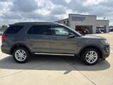 Used 2016 Ford Explorer XLT w/ Equipment Group 202A image 3