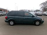 Used 2007 Chrysler Town & Country w/ Popular Equipment Group I image 4
