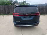 Used 2023 Chrysler Pacifica Touring-L image 4