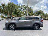 Used 2019 Toyota Highlander XLE image 6