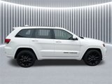 Used 2020 Jeep Grand Cherokee Altitude image 2