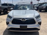 Used 2022 Toyota Highlander Platinum image 2