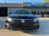 Used 2017 Volkswagen Passat 1.8T R-Line w/ R-Line Lighting Package image 4