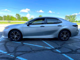 Used 2018 Toyota Camry SE image 2