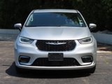 Certified 2023 Chrysler Pacifica Touring-L image 4