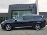 Used 2018 Chrysler Pacifica Limited image 4