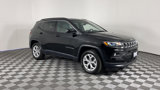 Used 2024 Jeep Compass Latitude image 2