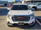 Used 2024 GMC Terrain SLT image 2