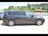 Used 2023 Chrysler Pacifica Touring-L image 2