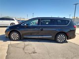 Used 2023 Chrysler Pacifica Limited image 4